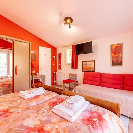 La Bastide Des Roses Couette-café 3*