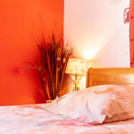 فندق مبيت وإفطار La Bastide Des Roses 3*