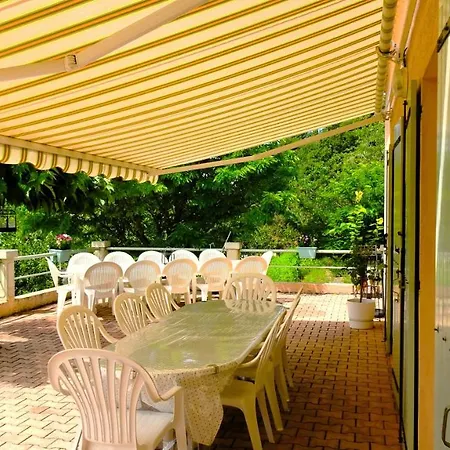 La Bastide Des Roses 3* Saint-Julien-d'Asse