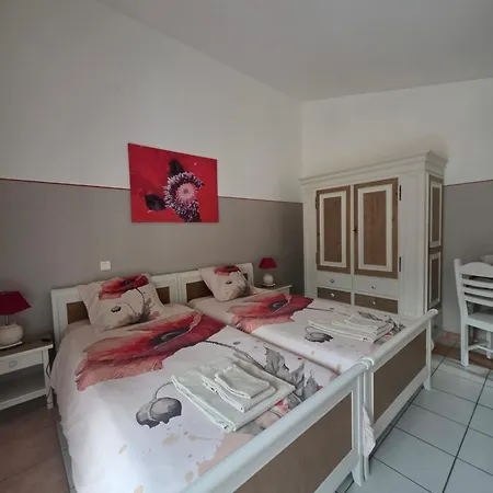 Oda ve Kahvaltı La Bastide Des Roses Saint-Julien-d'Asse
