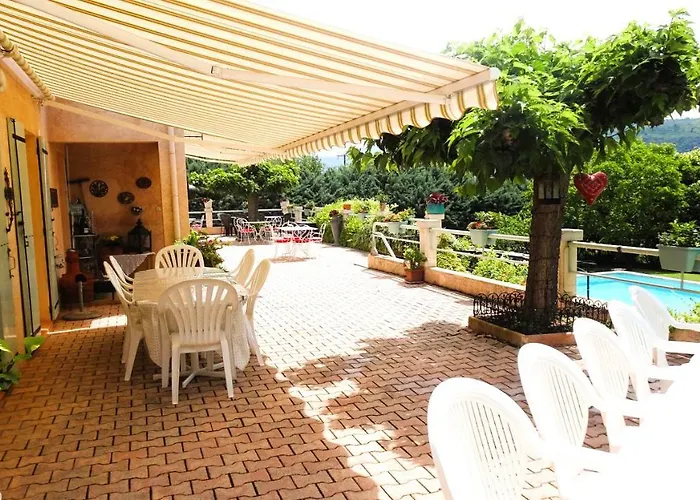 Bed & Breakfast La Bastide Des Roses 3*