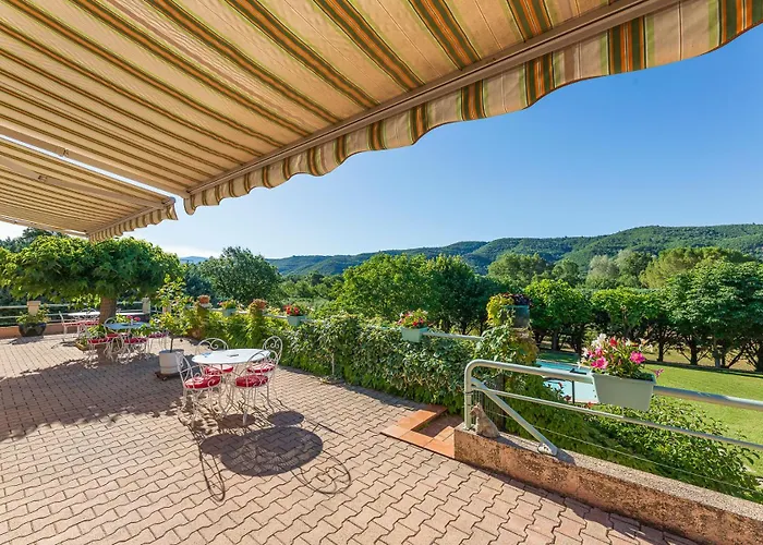 La Bastide Des Roses Bed & Breakfast