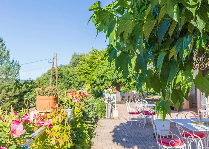 La Bastide Des Roses Bed & Breakfast 3*