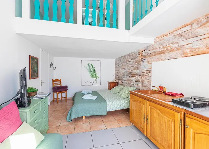 La Bastide Des Roses Bed & Breakfast