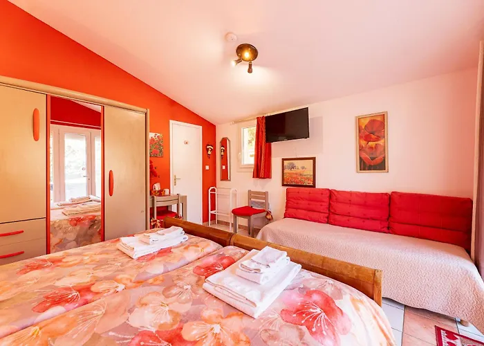 La Bastide Des Roses Bed & Breakfast 3*